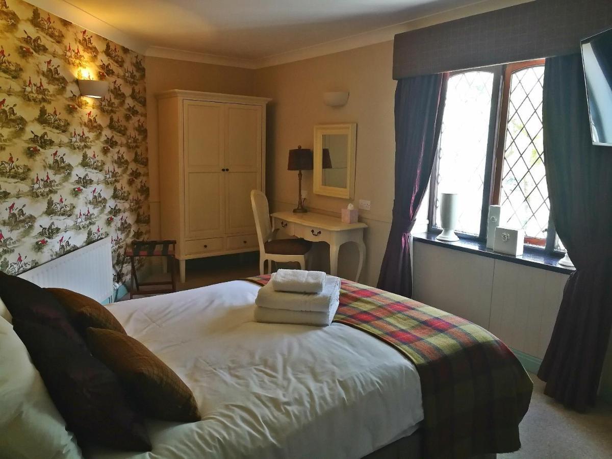 The Red Lion Hawkshaw Hotel Bury  Kültér fotó