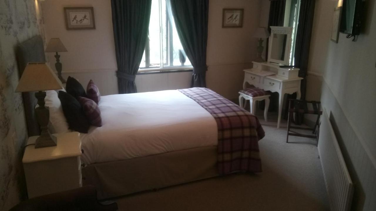 The Red Lion Hawkshaw Hotel Bury  Kültér fotó
